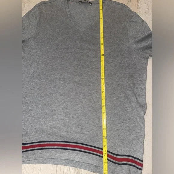Gucci grey Logo Stripe V-Neck Tee T Shirt Men’s XL red & navy stripes - Picture 6 of 11